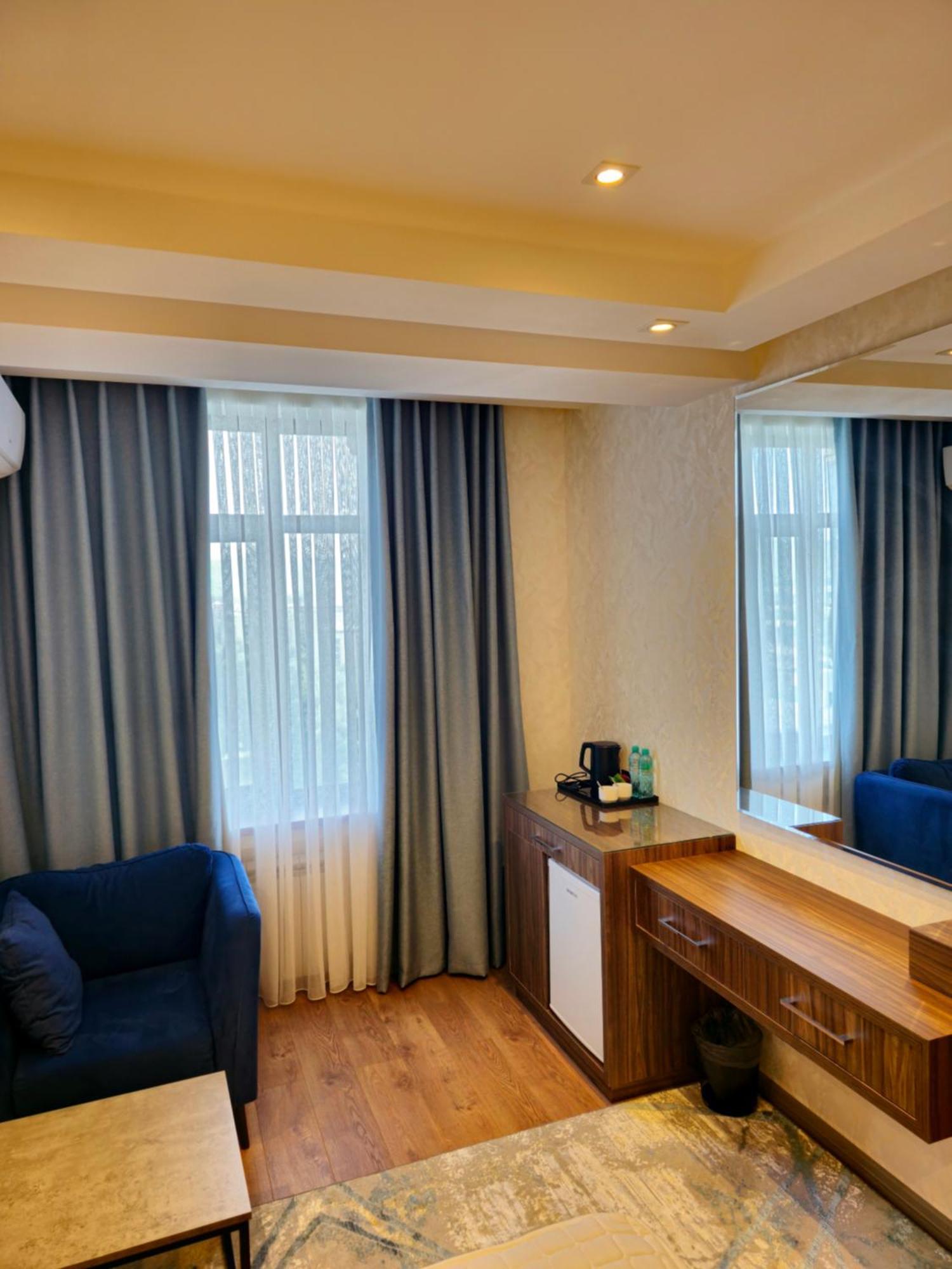 Hotel Ayni Dushanbe Bilik gambar