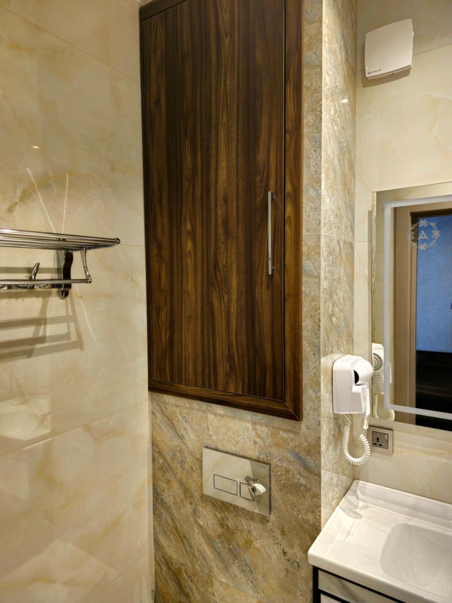 Hotel Ayni Dushanbe Bilik gambar