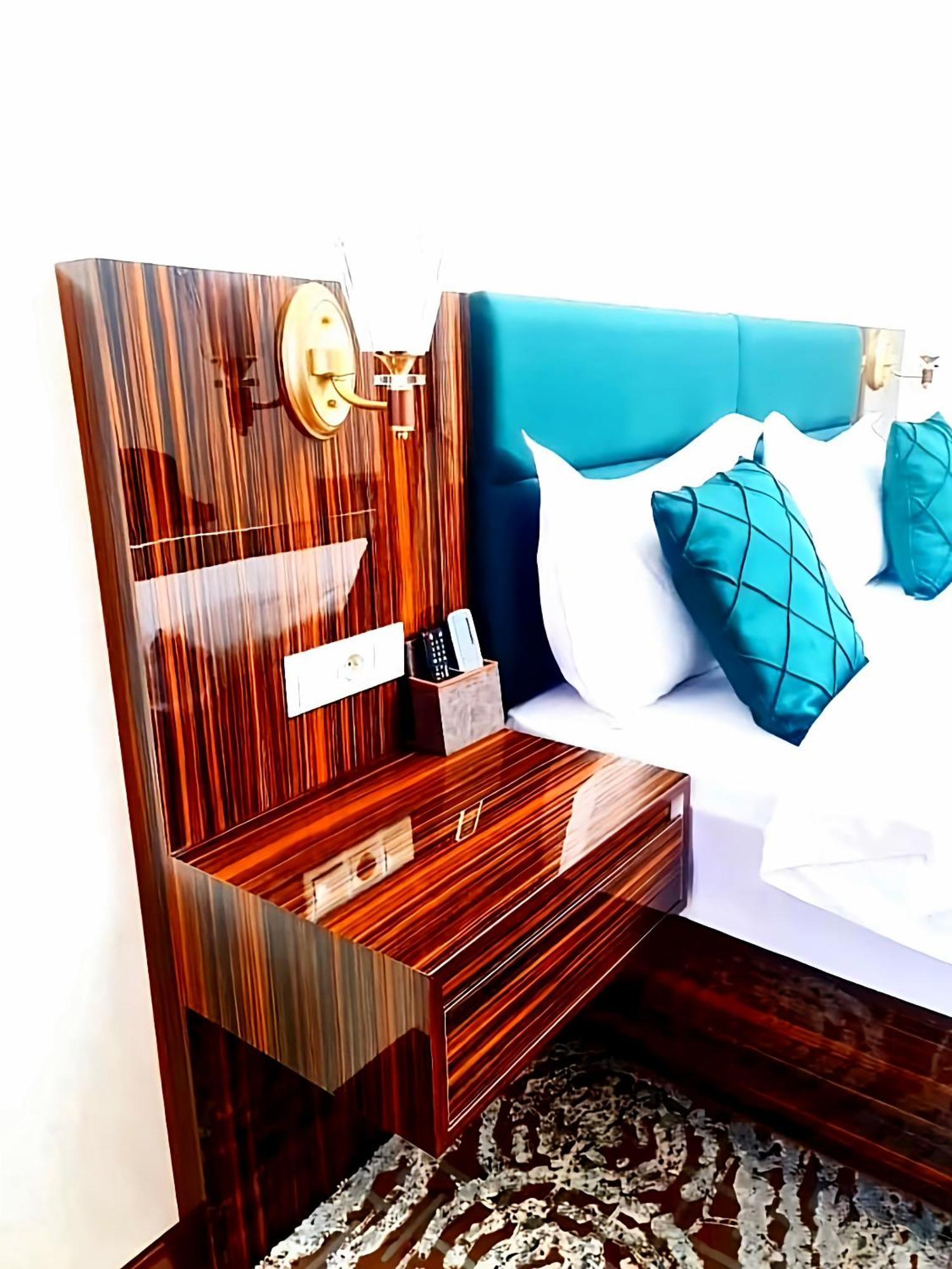 Hotel Ayni Dushanbe Bilik gambar