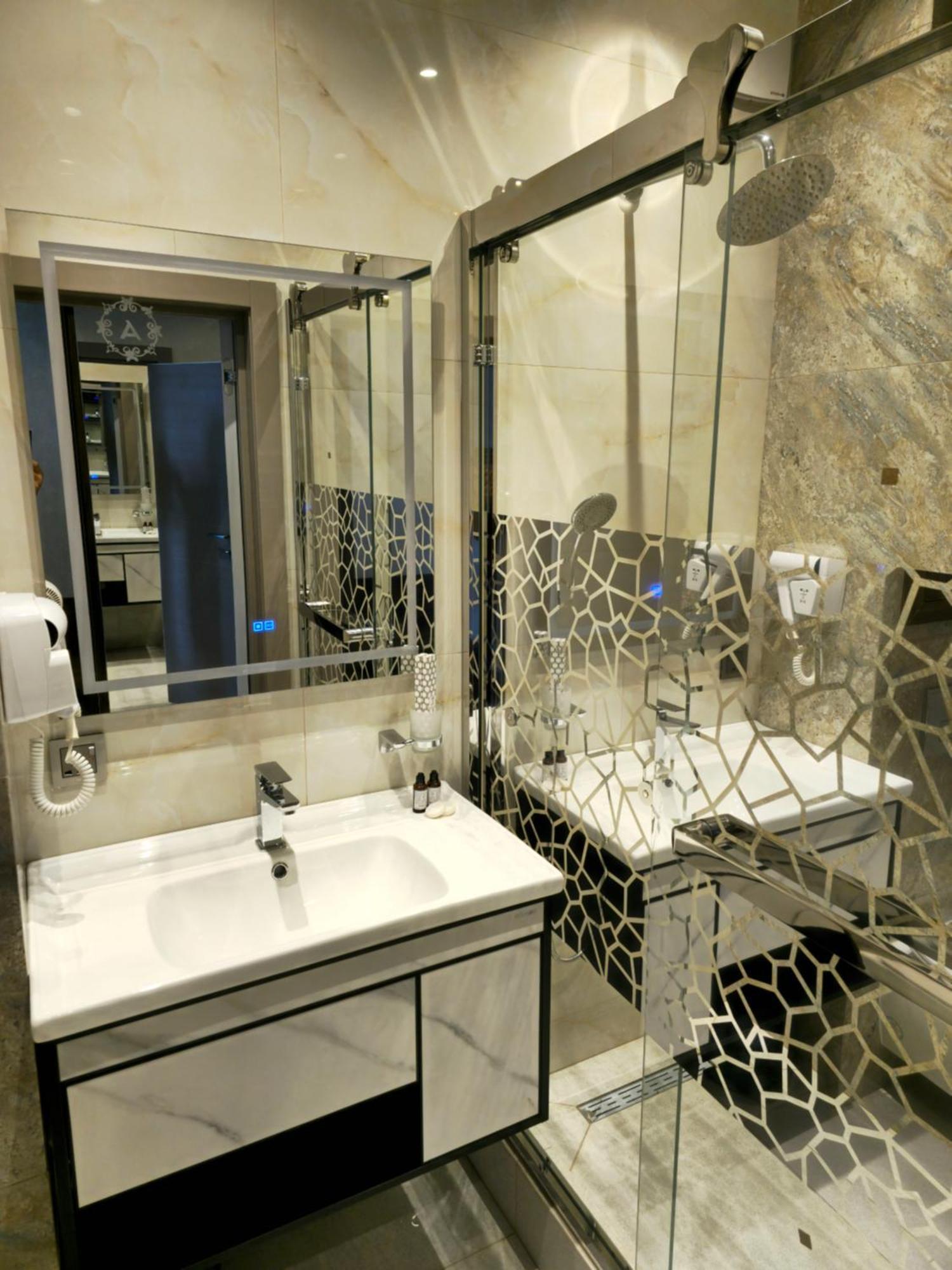 Hotel Ayni Dushanbe Bilik gambar