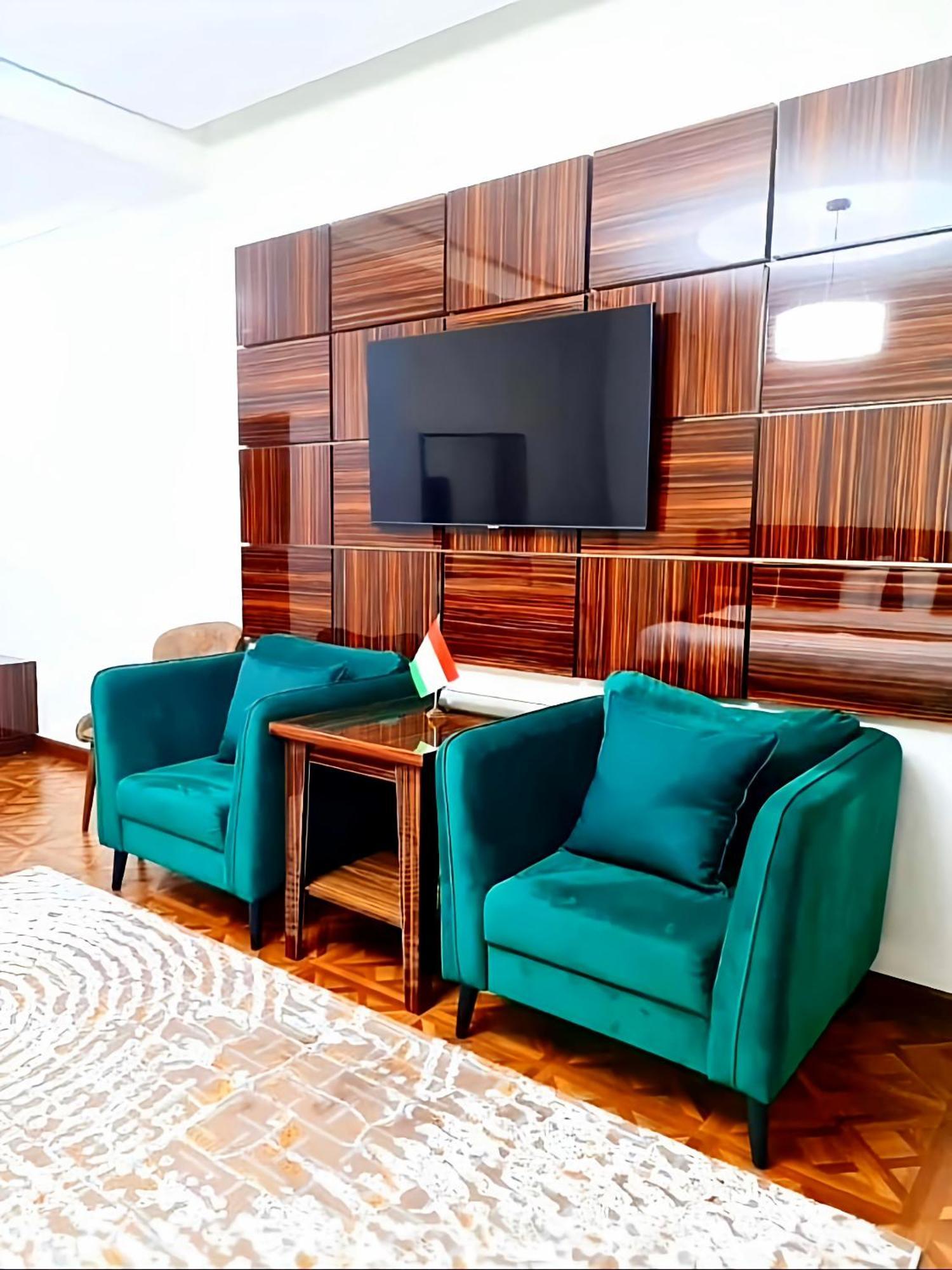 Hotel Ayni Dushanbe Bilik gambar